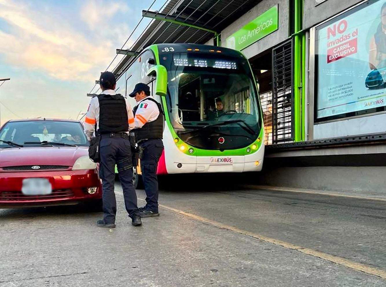 Lanzan campaña para evitar invasión de carril confinado del Mexibús