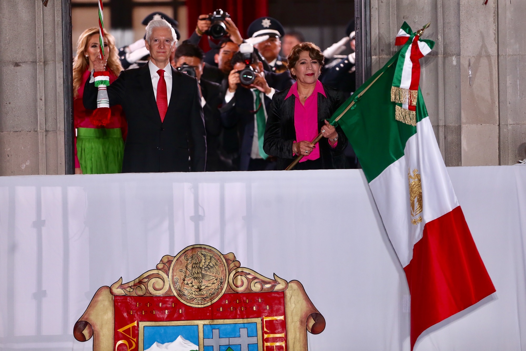 Comparten ceremonia del Grito de Independencia Capital Estado de México